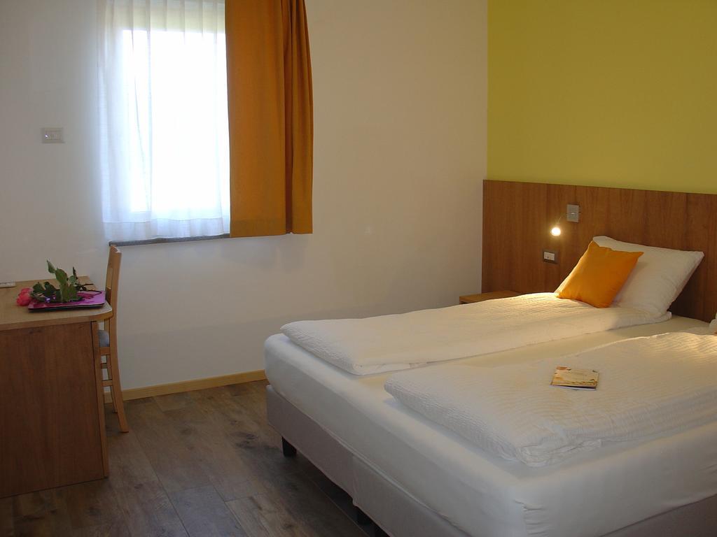 Agriturismo Girasole Fai della Paganella Eksteriør billede